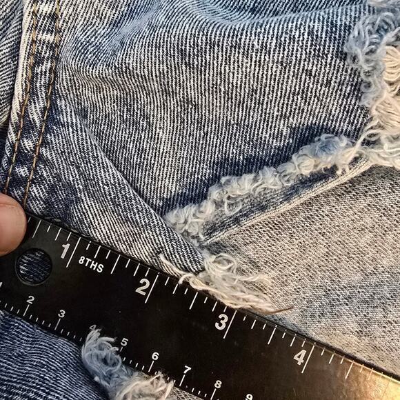 Shein Curve Women's Plus Distressed Asymmetrical Button Cut Off Jean Shorts 1X - Picture 10 of 10